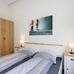 Reit- Und Alte Dorfschule