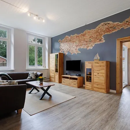 Reit- Und Alte Dorfschule *