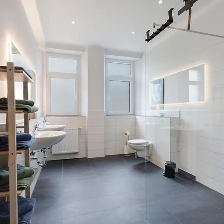 Reit- Und Alte Dorfschule * Holstenniendorf