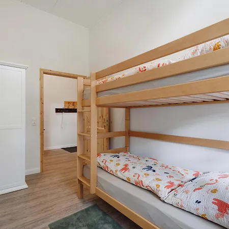 Reit- Und Alte Dorfschule Holstenniendorf