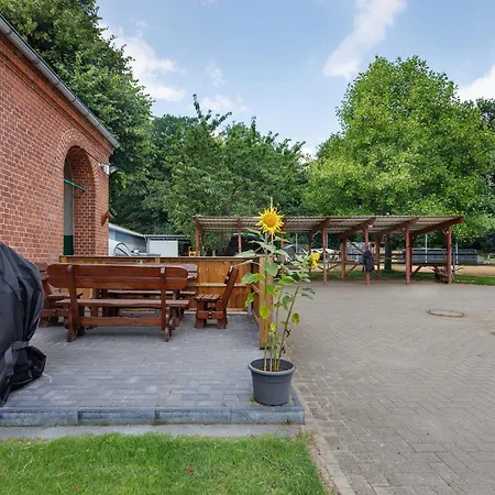 Reit- Und Alte Dorfschule Lägenhet